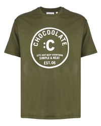 olivgrünes bedrucktes T-Shirt mit einem Rundhalsausschnitt von Chocoolate