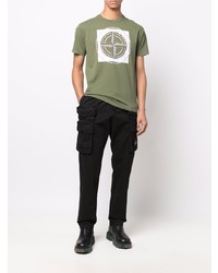 olivgrünes bedrucktes T-Shirt mit einem Rundhalsausschnitt von Stone Island