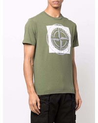 olivgrünes bedrucktes T-Shirt mit einem Rundhalsausschnitt von Stone Island