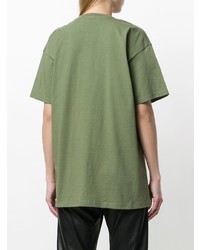 olivgrünes bedrucktes T-Shirt mit einem Rundhalsausschnitt von Gina