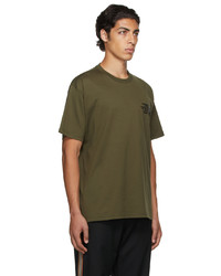 olivgrünes bedrucktes T-Shirt mit einem Rundhalsausschnitt von Burberry