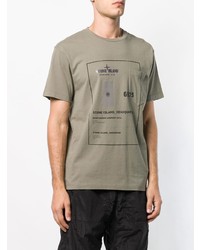 olivgrünes bedrucktes T-Shirt mit einem Rundhalsausschnitt von Stone Island