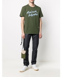 olivgrünes bedrucktes T-Shirt mit einem Rundhalsausschnitt von MAISON KITSUNÉ