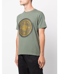 olivgrünes bedrucktes T-Shirt mit einem Rundhalsausschnitt von Stone Island