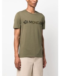 olivgrünes bedrucktes T-Shirt mit einem Rundhalsausschnitt von Moncler