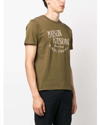 olivgrünes bedrucktes T-Shirt mit einem Rundhalsausschnitt von MAISON KITSUNÉ