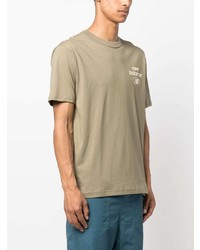 olivgrünes bedrucktes T-Shirt mit einem Rundhalsausschnitt von New Balance
