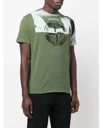 olivgrünes bedrucktes T-Shirt mit einem Rundhalsausschnitt von Stone Island