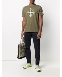 olivgrünes bedrucktes T-Shirt mit einem Rundhalsausschnitt von Stone Island