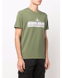 olivgrünes bedrucktes T-Shirt mit einem Rundhalsausschnitt von Stone Island