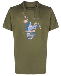 olivgrünes bedrucktes T-Shirt mit einem Rundhalsausschnitt von Maharishi