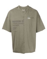 olivgrünes bedrucktes T-Shirt mit einem Rundhalsausschnitt von Musium Div.