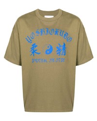 olivgrünes bedrucktes T-Shirt mit einem Rundhalsausschnitt von Yoshiokubo