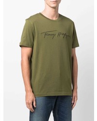 olivgrünes besticktes T-Shirt mit einem Rundhalsausschnitt von Tommy Hilfiger