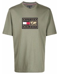 olivgrünes besticktes T-Shirt mit einem Rundhalsausschnitt von Tommy Hilfiger