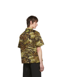 olivgrünes Camouflage Kurzarmhemd von Givenchy