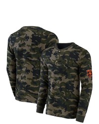 olivgrünes Camouflage Langarmshirt mit einer Knopfleiste