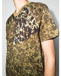 olivgrünes Camouflage T-Shirt mit einem Rundhalsausschnitt von Givenchy