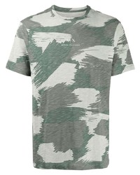 olivgrünes Camouflage T-Shirt mit einem Rundhalsausschnitt von Armani Exchange