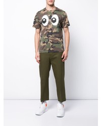 olivgrünes Camouflage T-Shirt mit einem Rundhalsausschnitt von Mostly Heard Rarely Seen 8-Bit