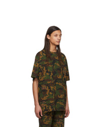 olivgrünes Camouflage T-Shirt mit einem Rundhalsausschnitt von Off-White