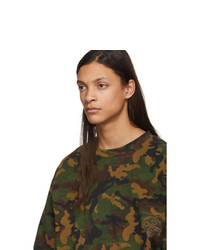 olivgrünes Camouflage T-Shirt mit einem Rundhalsausschnitt von Off-White