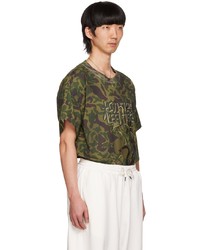 olivgrünes Camouflage T-Shirt mit einem Rundhalsausschnitt von LU'U DAN