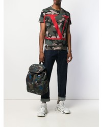 olivgrünes Camouflage T-Shirt mit einem Rundhalsausschnitt von Valentino