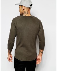 olivgrünes T-Shirt mit einem Rundhalsausschnitt von Asos