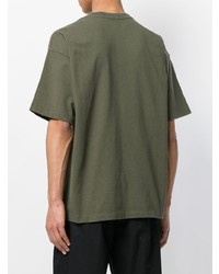 olivgrünes T-Shirt mit einem Rundhalsausschnitt von Calvin Klein Jeans