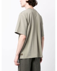olivgrünes T-Shirt mit einem Rundhalsausschnitt von Sacai