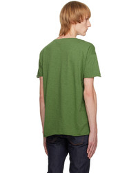 olivgrünes T-Shirt mit einem Rundhalsausschnitt von Nudie Jeans