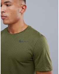 olivgrünes T-Shirt mit einem Rundhalsausschnitt von Nike Training