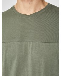 olivgrünes T-Shirt mit einem Rundhalsausschnitt von Selected Homme
