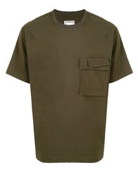 olivgrünes T-Shirt mit einem Rundhalsausschnitt von Wooyoungmi