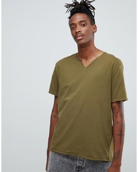 olivgrünes T-Shirt mit einem V-Ausschnitt von ASOS DESIGN
