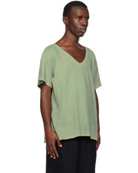 olivgrünes T-Shirt mit einem V-Ausschnitt von Greg Lauren