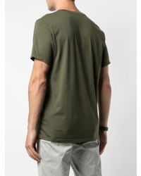 olivgrünes T-Shirt mit einem V-Ausschnitt von SAVE KHAKI UNITED