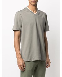 olivgrünes T-Shirt mit einem V-Ausschnitt von Brunello Cucinelli