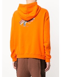 orange bedruckter Pullover mit einem Kapuze von Yoshiokubo