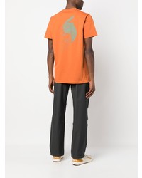 orange bedrucktes T-Shirt mit einem Rundhalsausschnitt von Maharishi