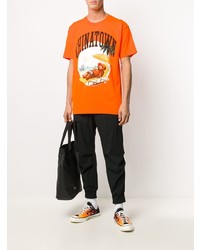 orange bedrucktes T-Shirt mit einem Rundhalsausschnitt von Chinatown Market