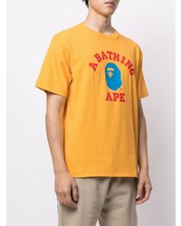 orange bedrucktes T-Shirt mit einem Rundhalsausschnitt von A Bathing Ape