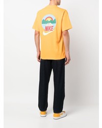 orange besticktes T-Shirt mit einem Rundhalsausschnitt von Nike