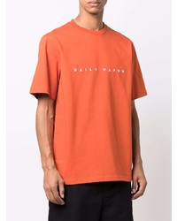 orange besticktes T-Shirt mit einem Rundhalsausschnitt von Daily Paper