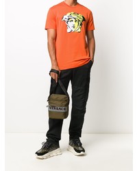 orange besticktes T-Shirt mit einem Rundhalsausschnitt von Versace