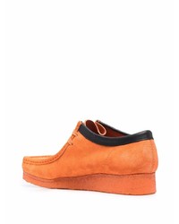 orange Chukka-Stiefel aus Wildleder von Clarks