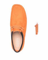 orange Chukka-Stiefel aus Wildleder von Clarks