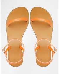 orange flache Sandalen aus Leder von Asos