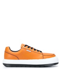 orange Leder niedrige Sneakers von Sunnei